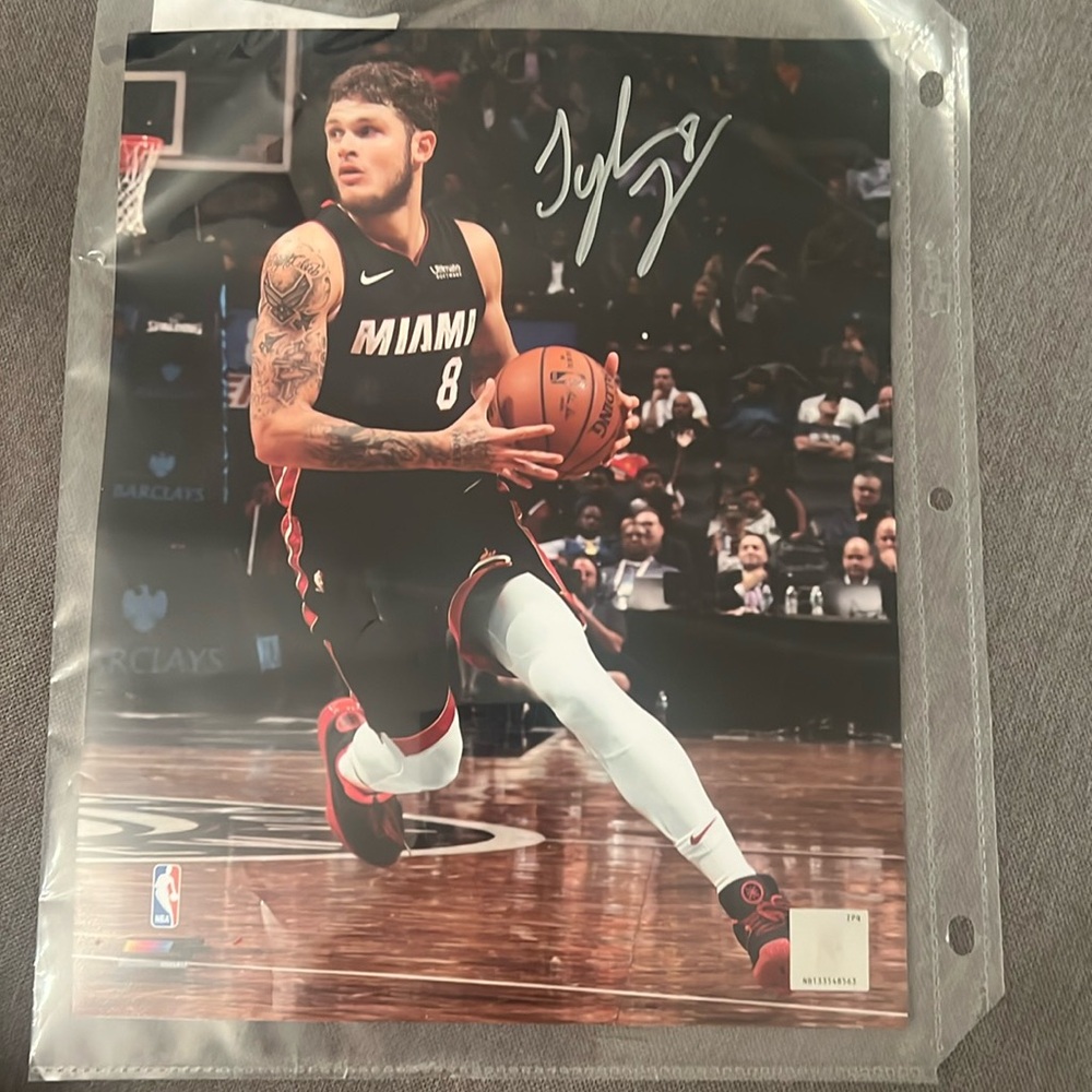 Official Tyler Johnson Miami Heat signed 8x11 picture